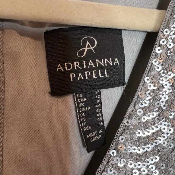 NWT ADRIANNA PAPELL Wave Sequin Draped Gown. Size 12 - Picture 10 of 14